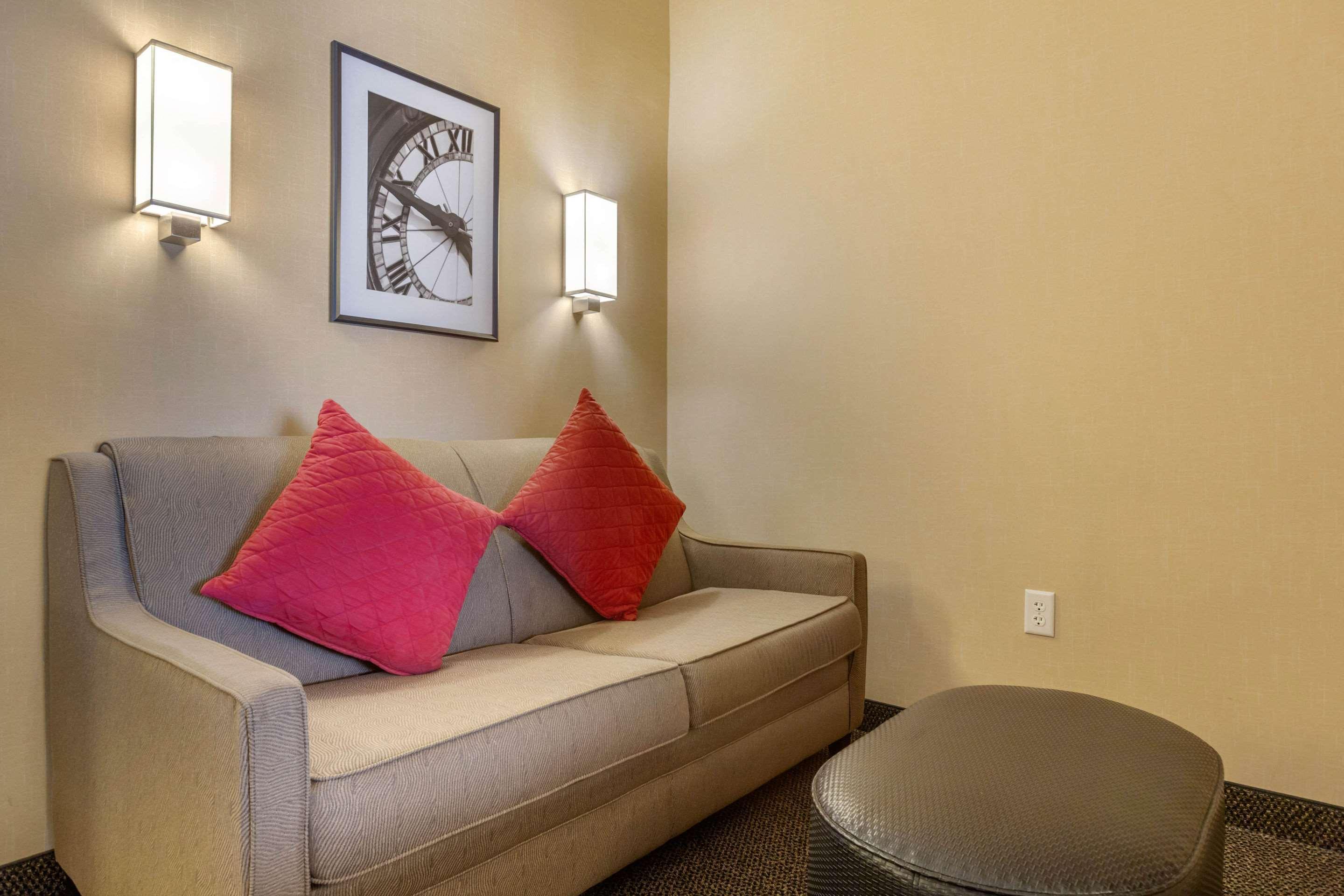 Cambria Hotel Denver International Airport Aurora Exterior photo